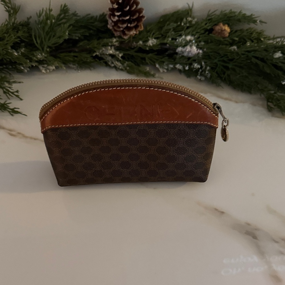 Celine Pouch - Picture 5 of 7